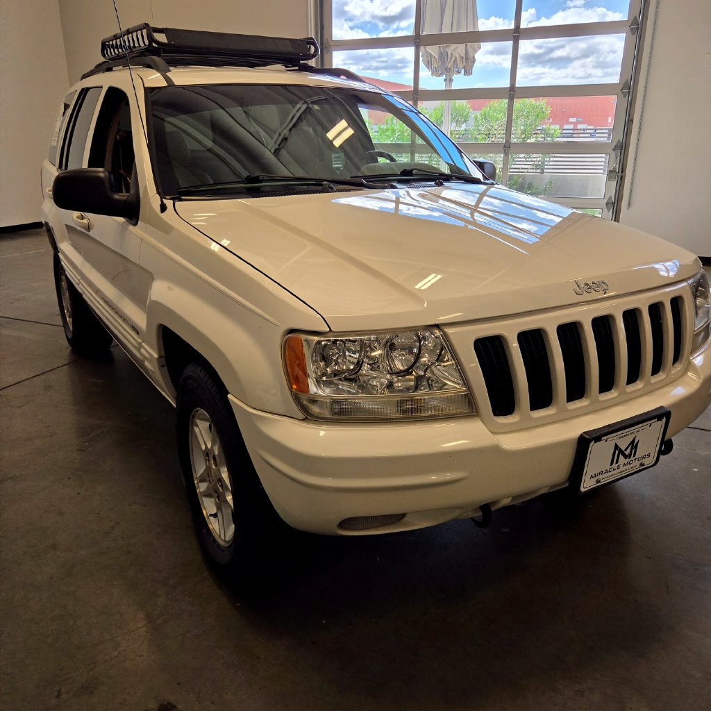 Photo 3 of this Jeep Grand Cherokee