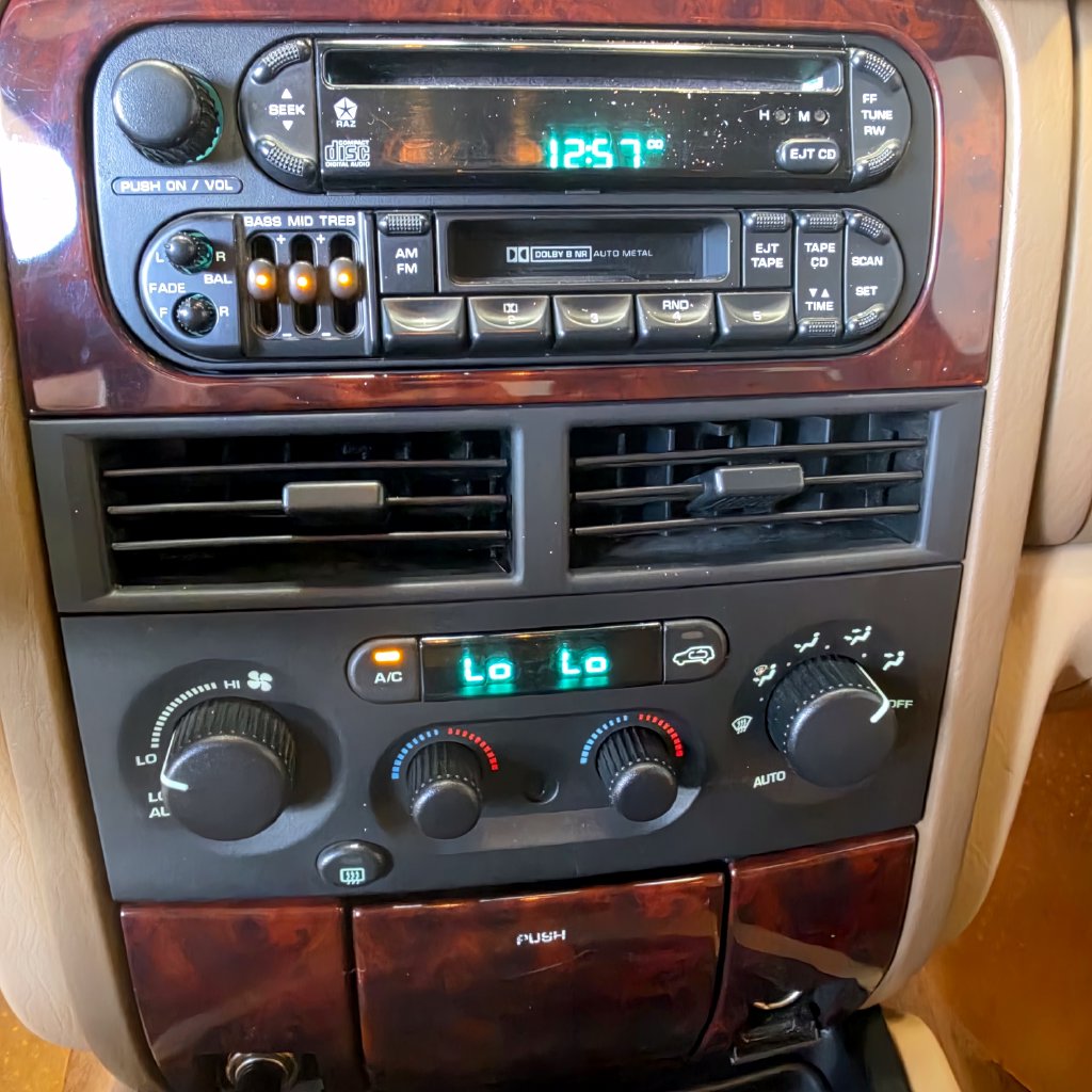 Photo 14 of this Jeep Grand Cherokee