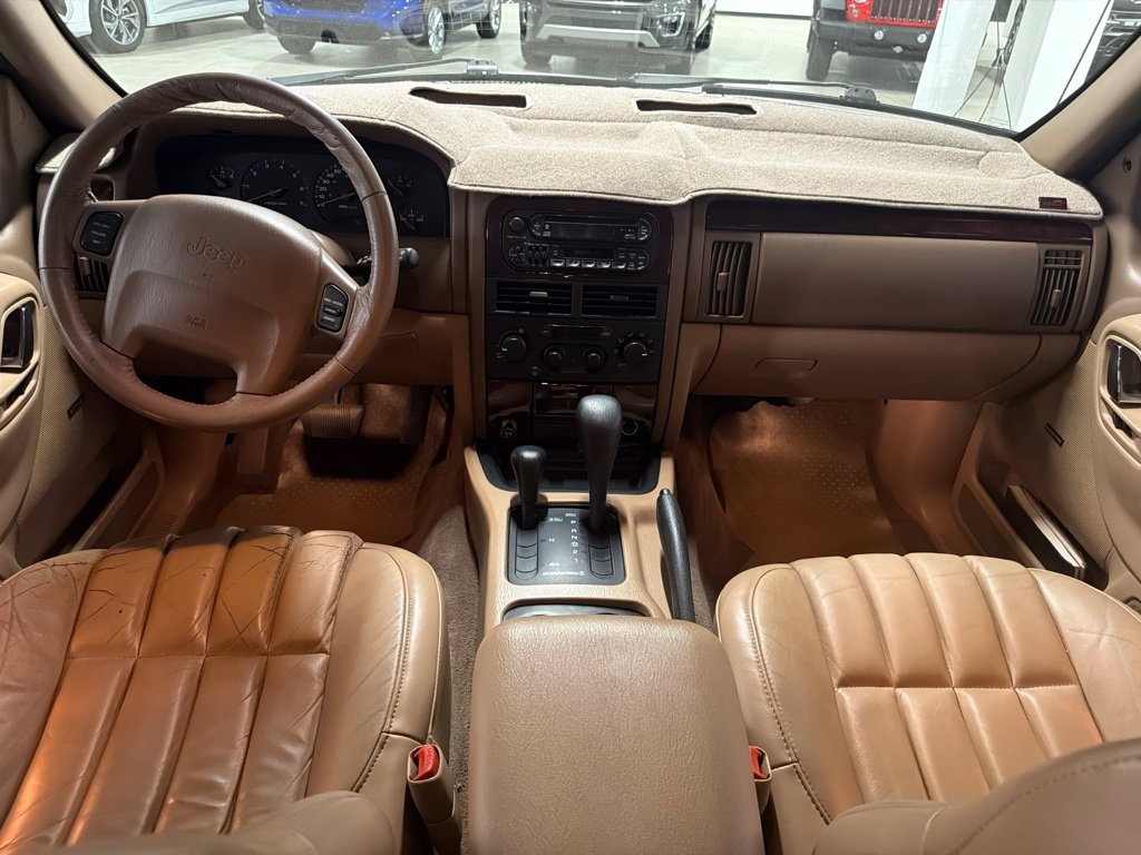 Photo 17 of this Jeep Grand Cherokee