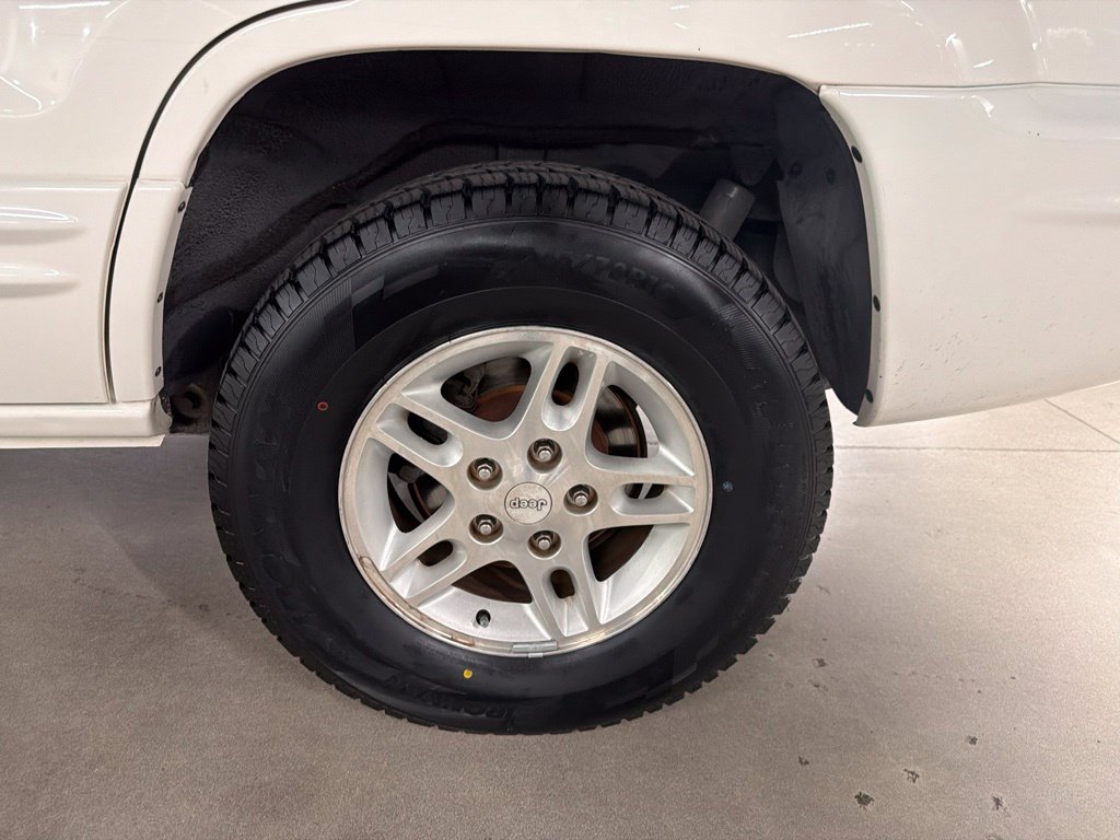 Photo 25 of this Jeep Grand Cherokee