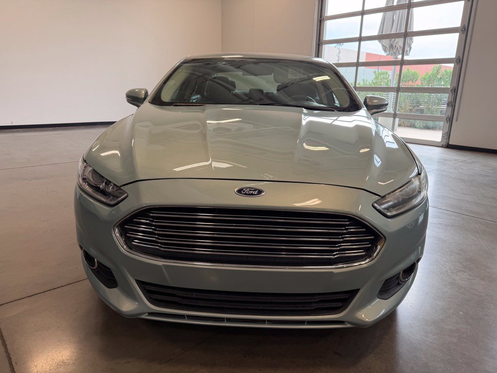 Photo 2 of this Ford Fusion