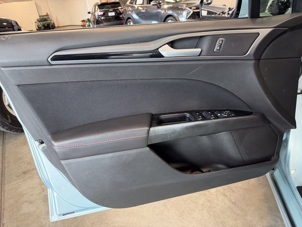 Photo 9 of this Ford Fusion