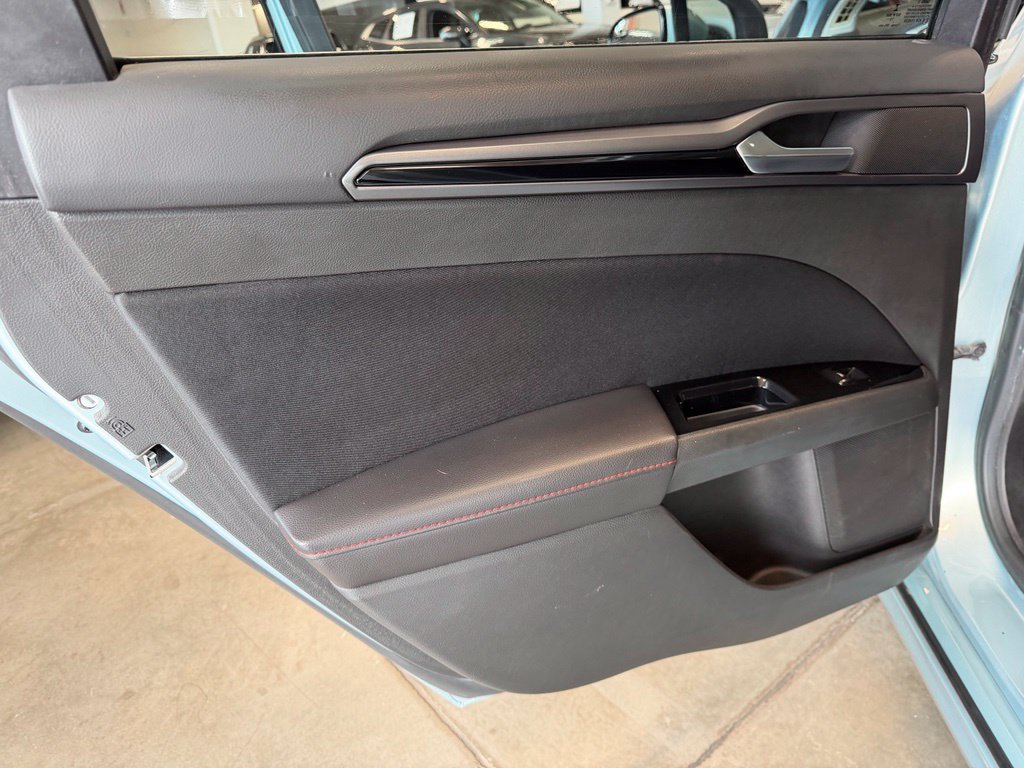 Photo 10 of this Ford Fusion