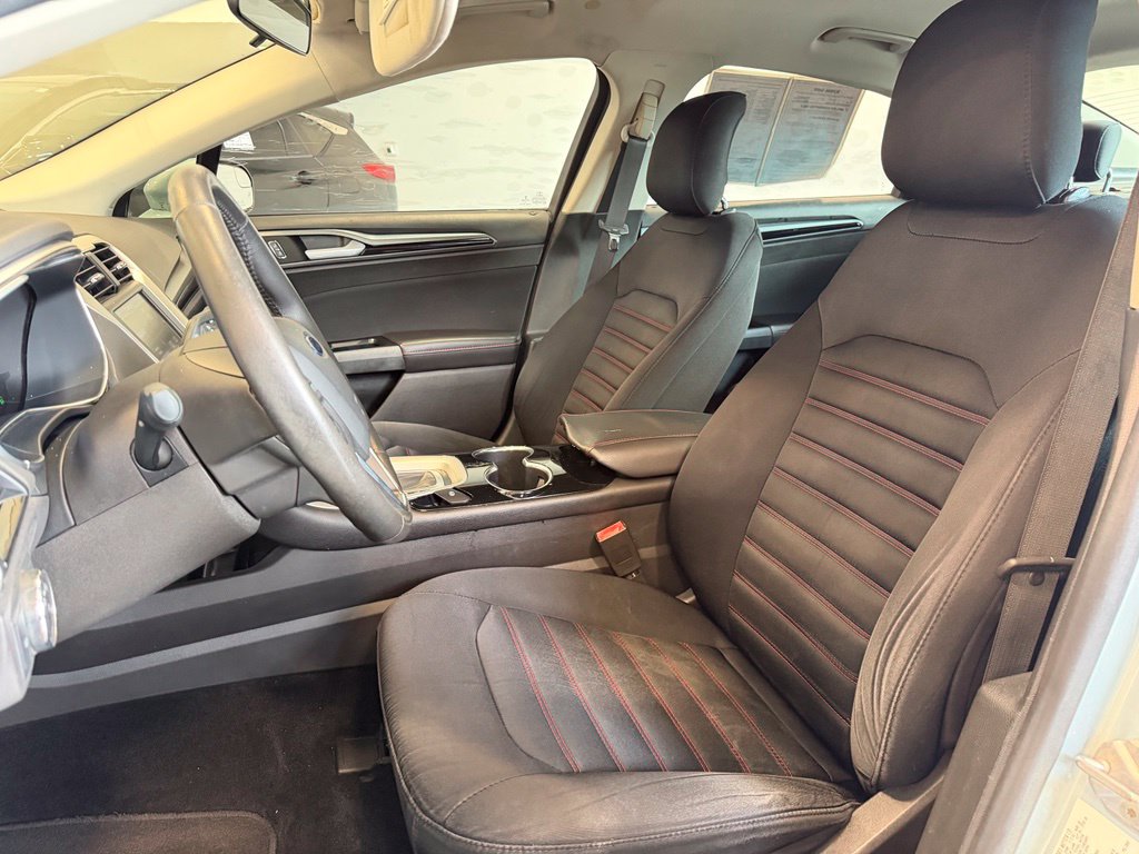 Photo 14 of this Ford Fusion