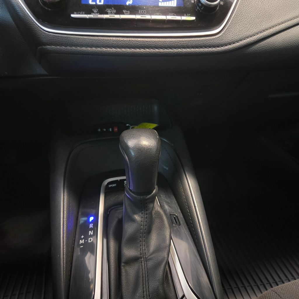 Photo 12 of this Toyota Corolla