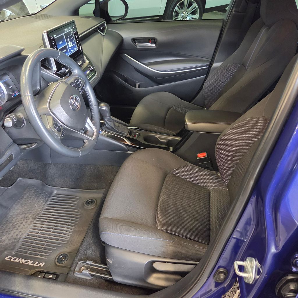 Photo 13 of this Toyota Corolla