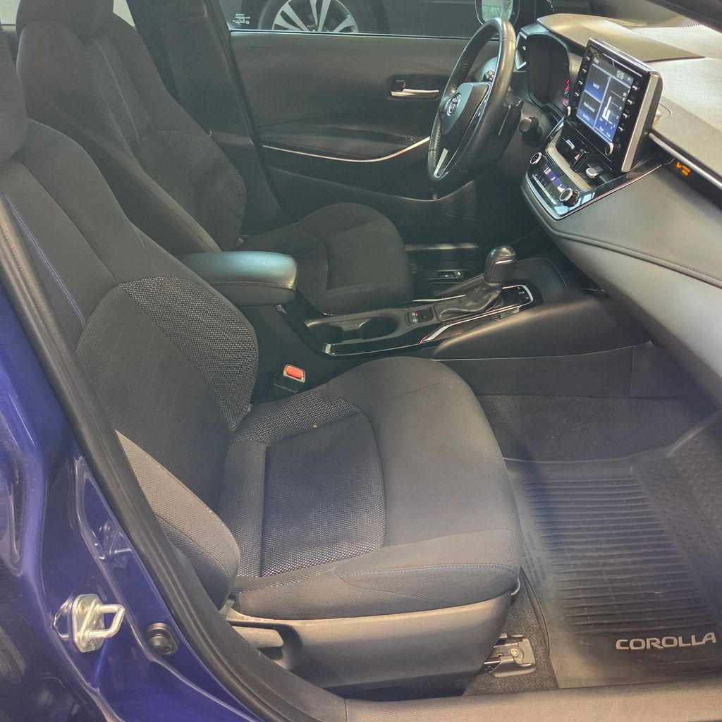 Photo 17 of this Toyota Corolla