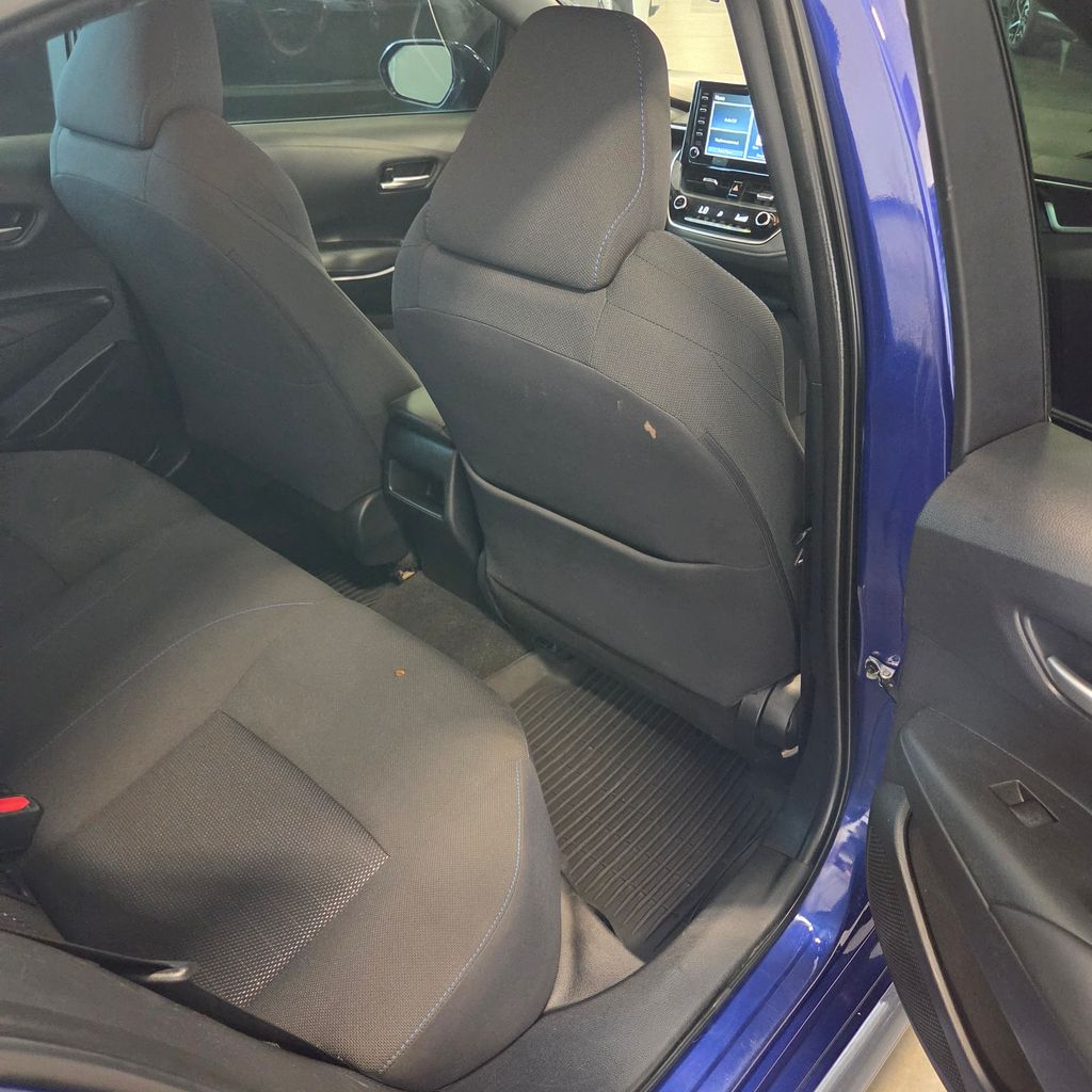 Photo 18 of this Toyota Corolla
