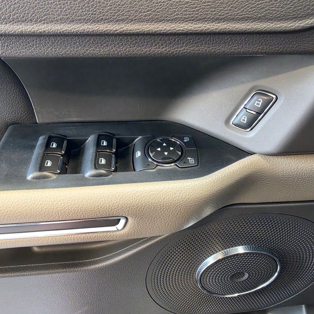 Photo 16 of this Ford Expedition Max