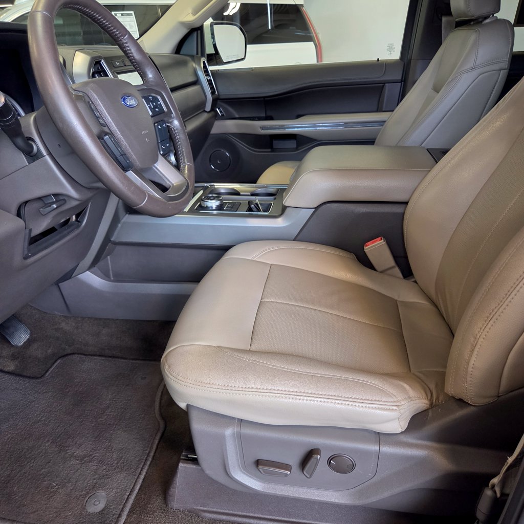 Photo 17 of this Ford Expedition Max