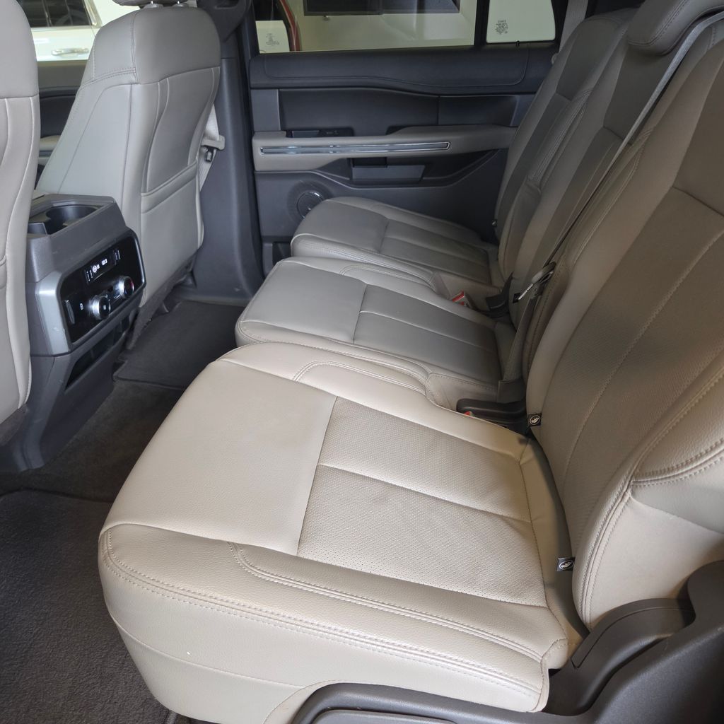 Photo 18 of this Ford Expedition Max