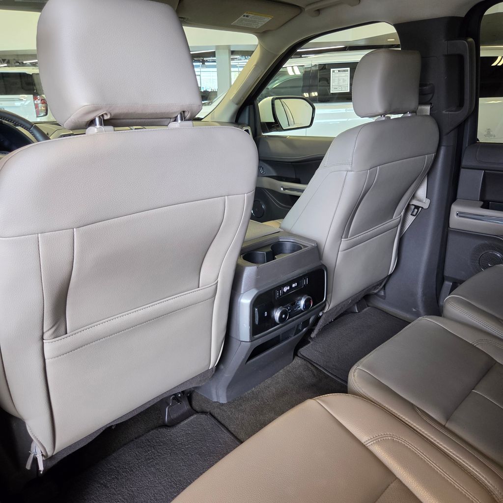 Photo 19 of this Ford Expedition Max