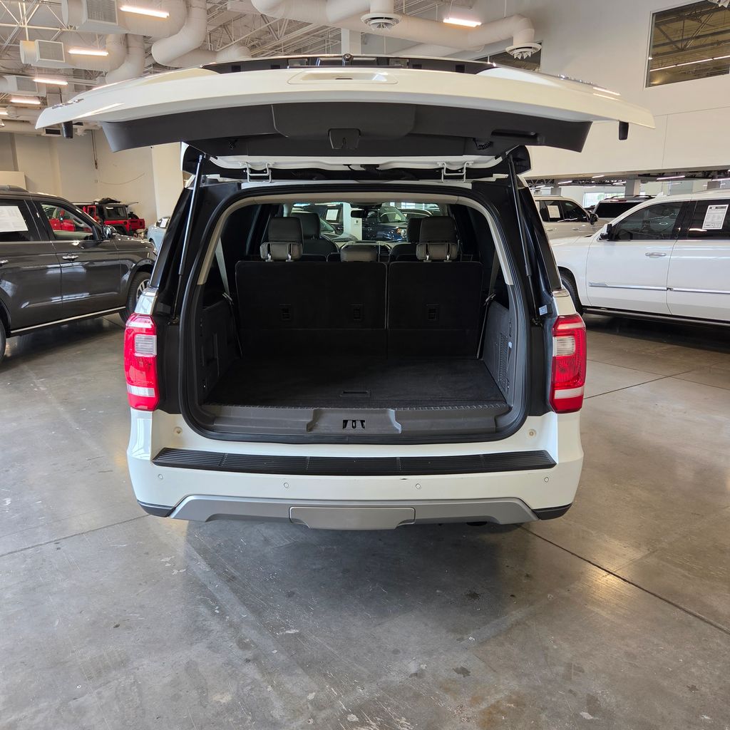 Photo 20 of this Ford Expedition Max