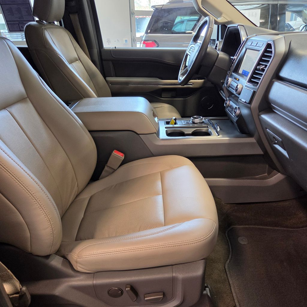 Photo 23 of this Ford Expedition Max