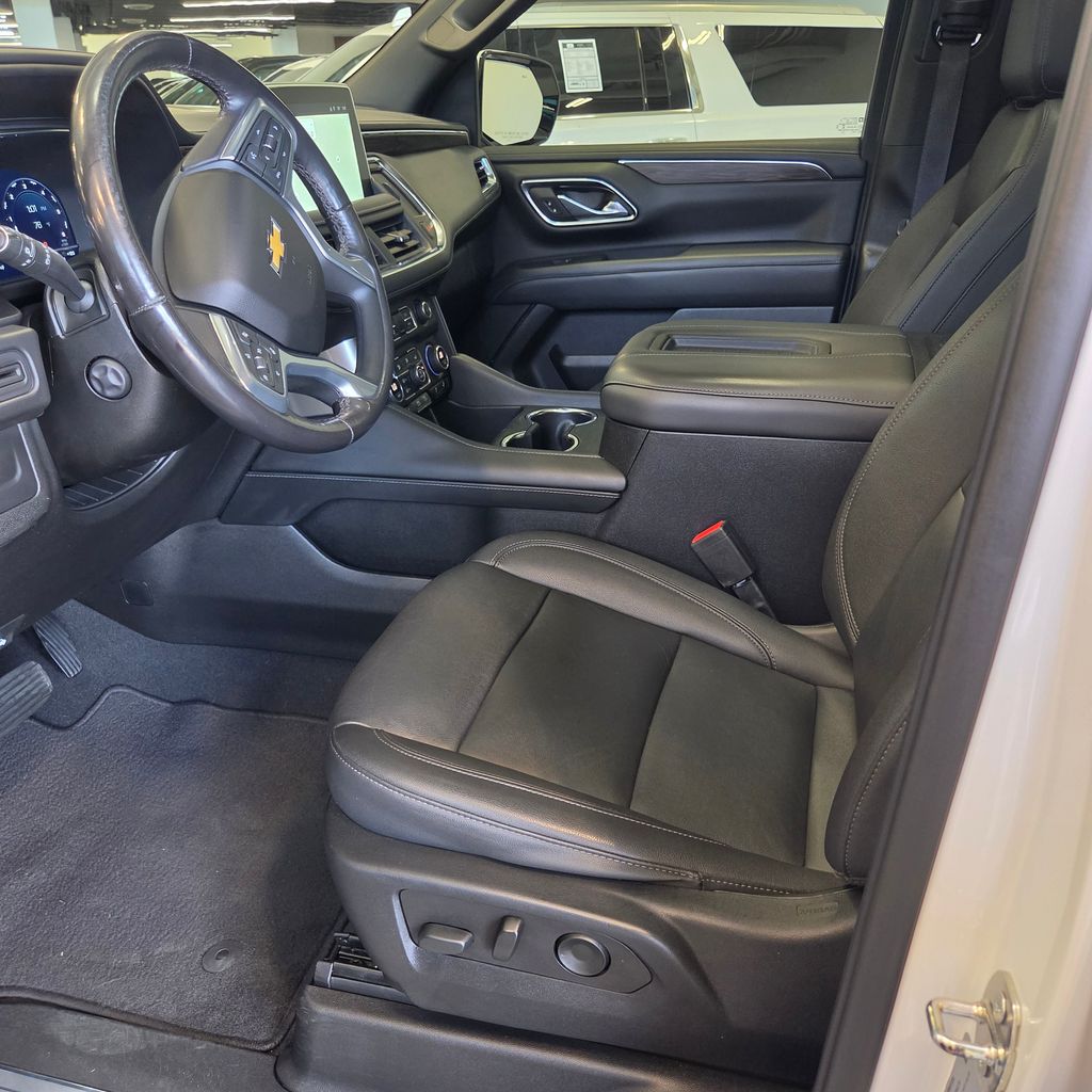Photo 18 of this Chevrolet Tahoe