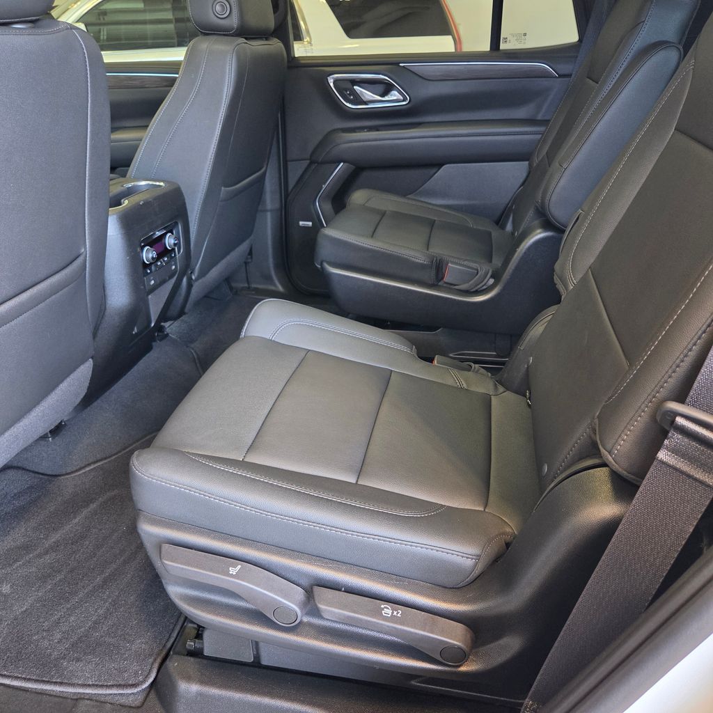 Photo 19 of this Chevrolet Tahoe