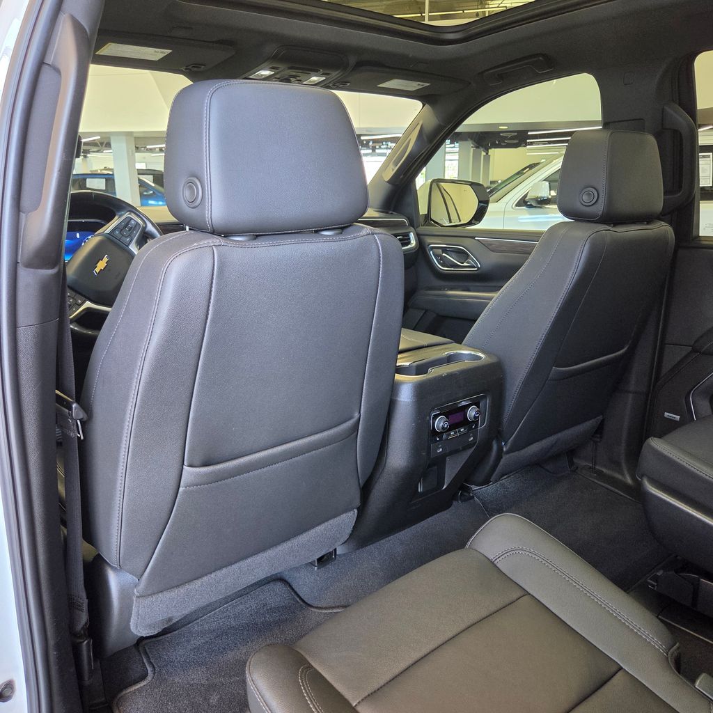 Photo 20 of this Chevrolet Tahoe