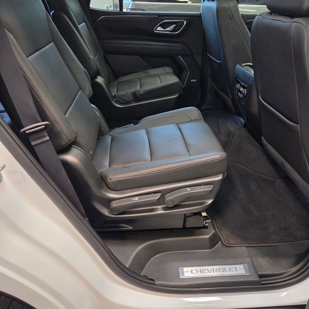 Photo 22 of this Chevrolet Tahoe