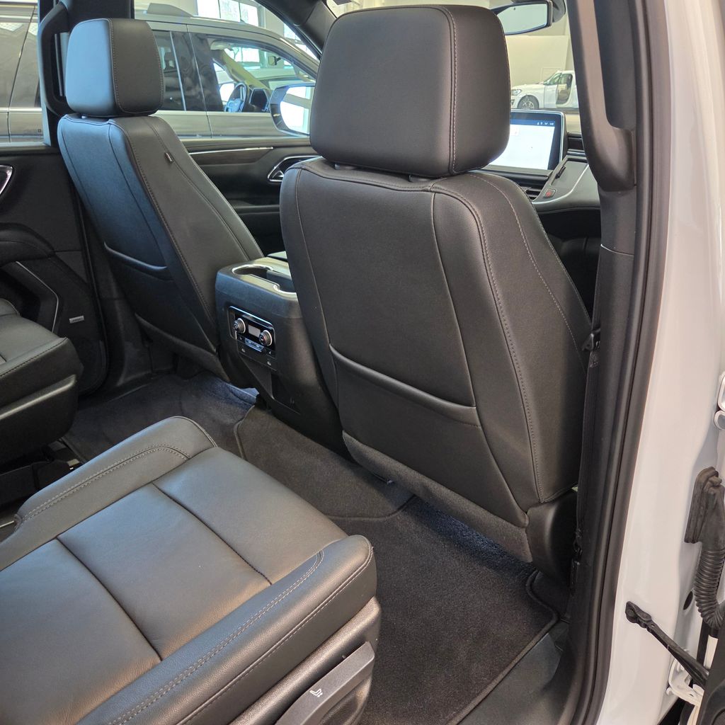Photo 23 of this Chevrolet Tahoe