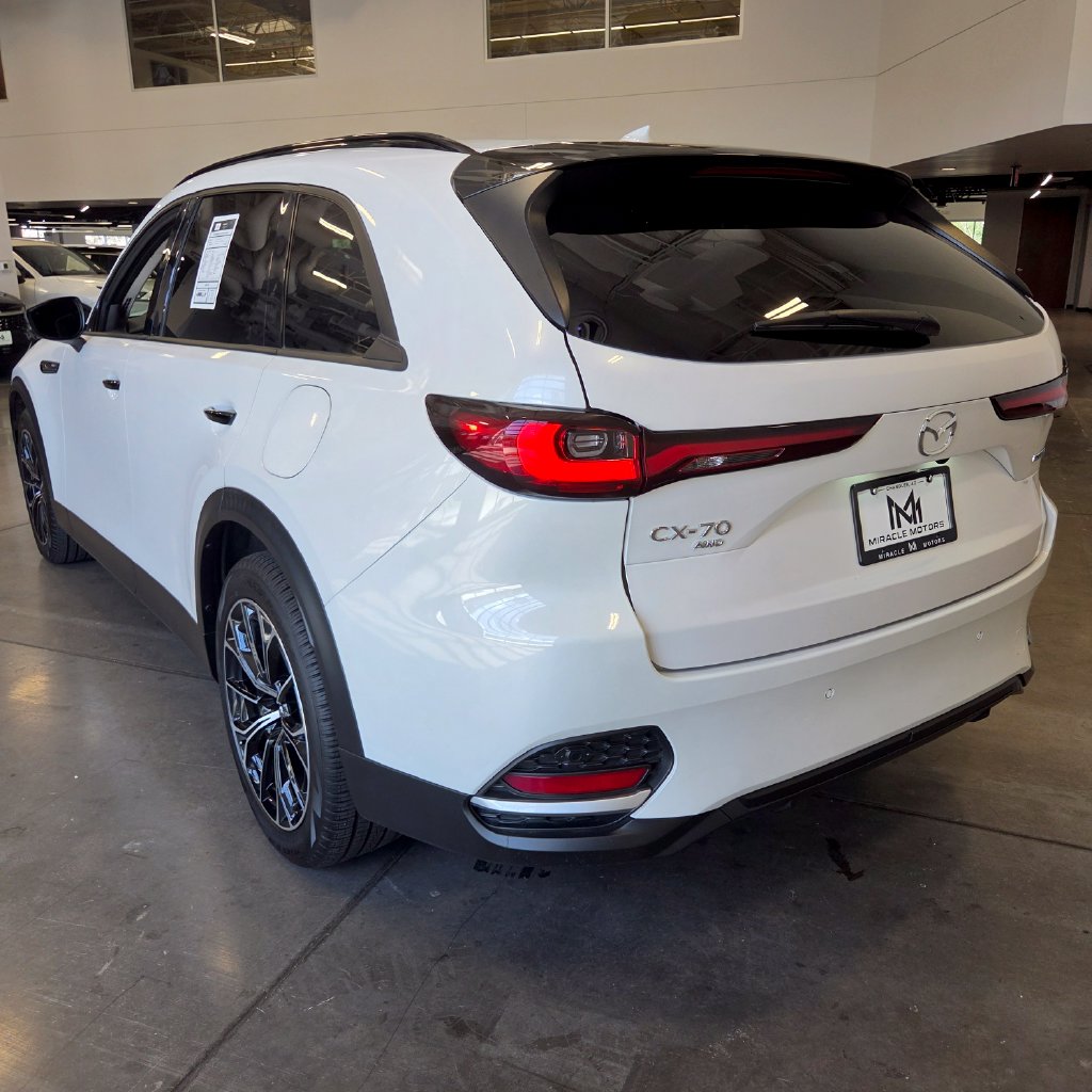 Photo 7 of this Mazda CX-70 PHEV