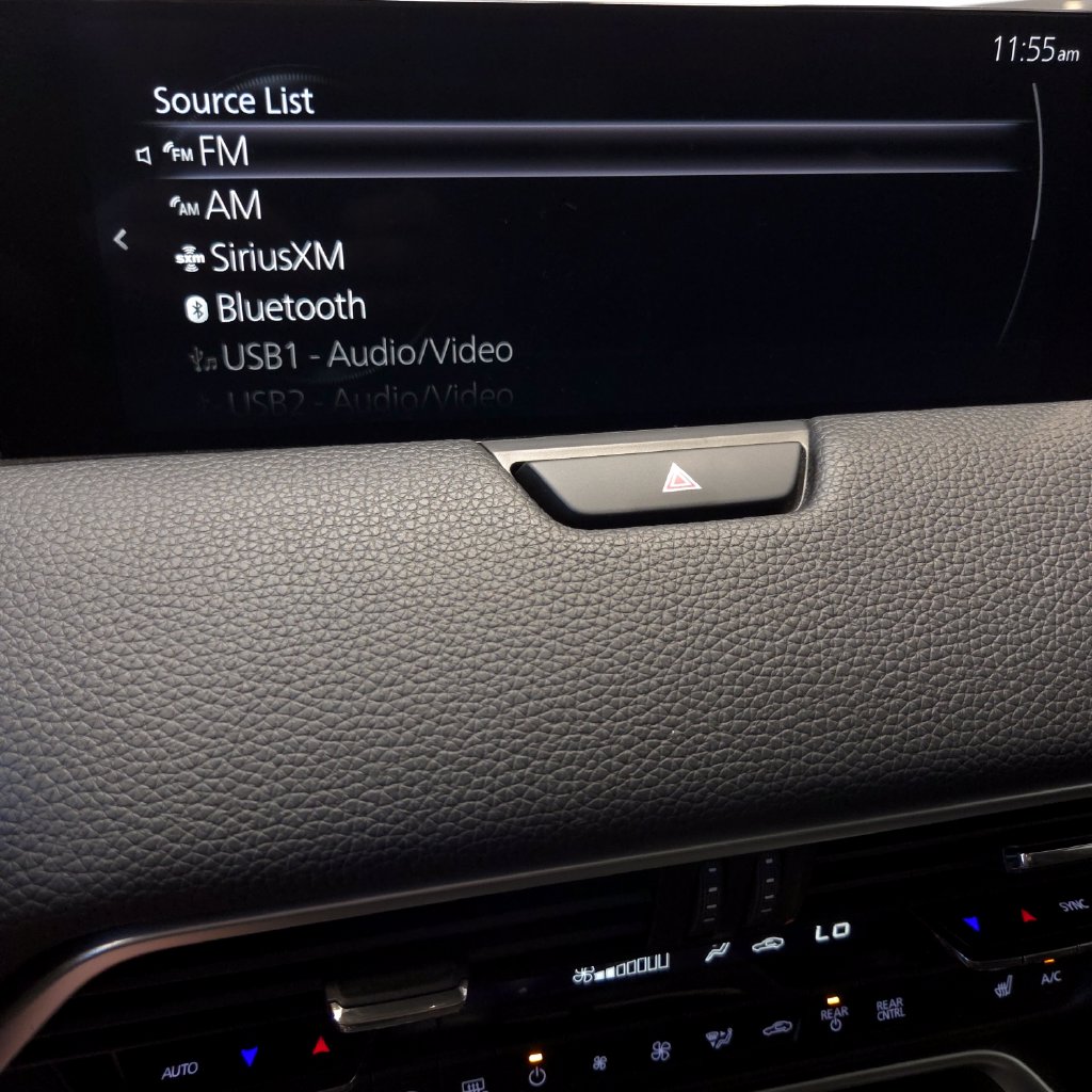 Photo 13 of this Mazda CX-70 PHEV