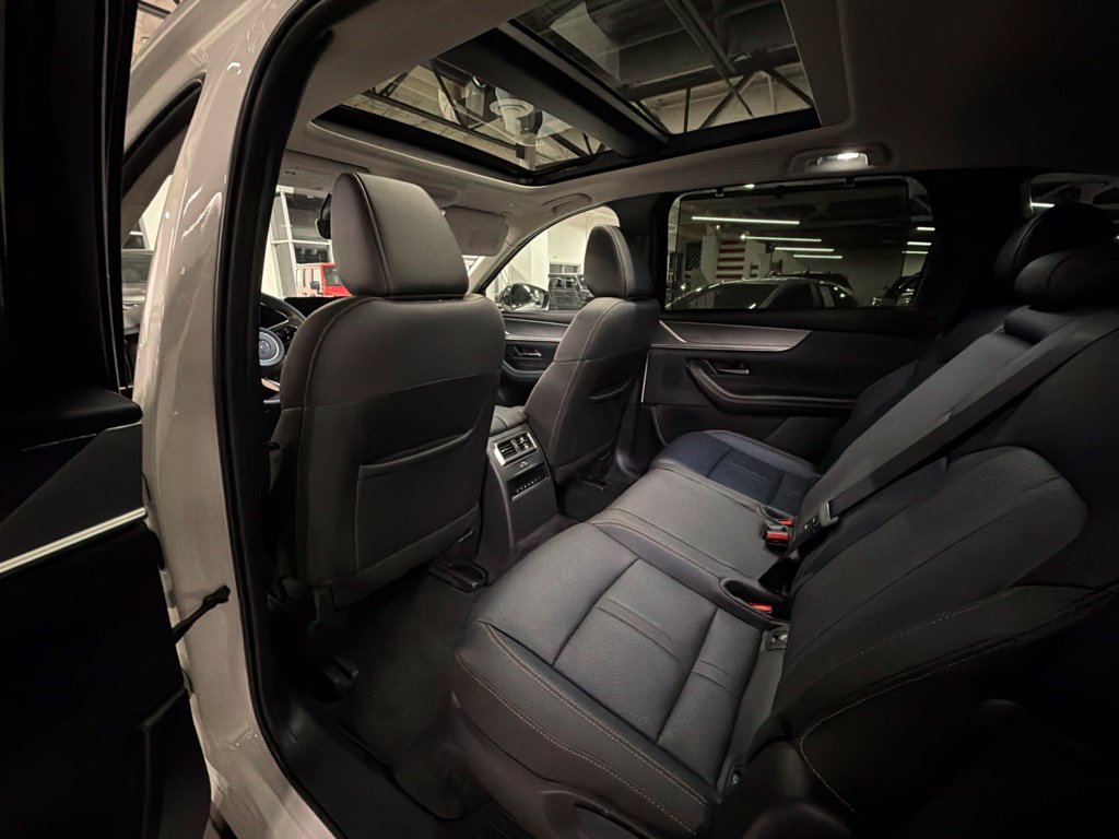 Photo 19 of this Mazda CX-70 PHEV