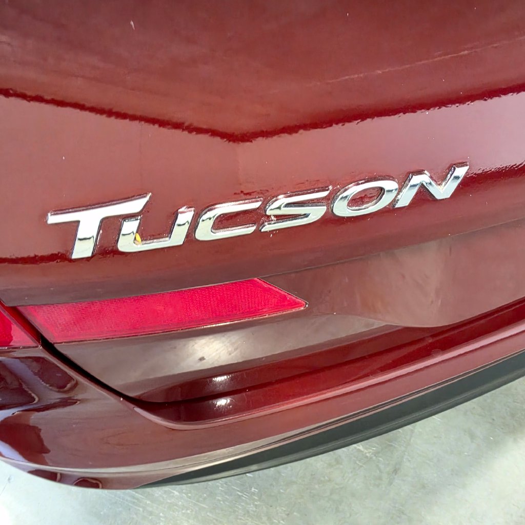 Photo 9 of this Hyundai Tucson