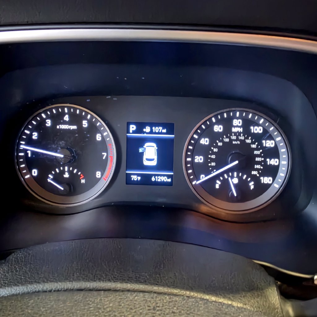 Photo 13 of this Hyundai Tucson