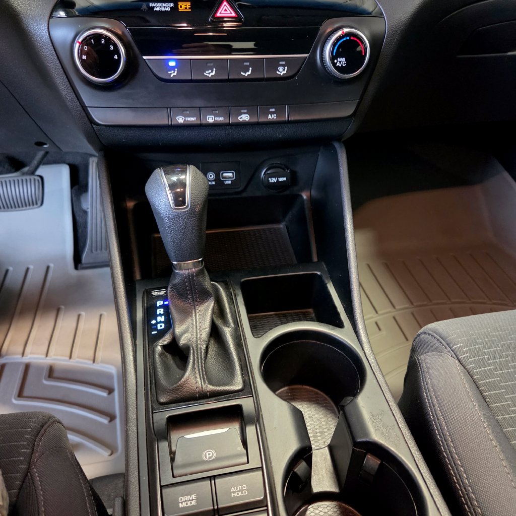 Photo 15 of this Hyundai Tucson