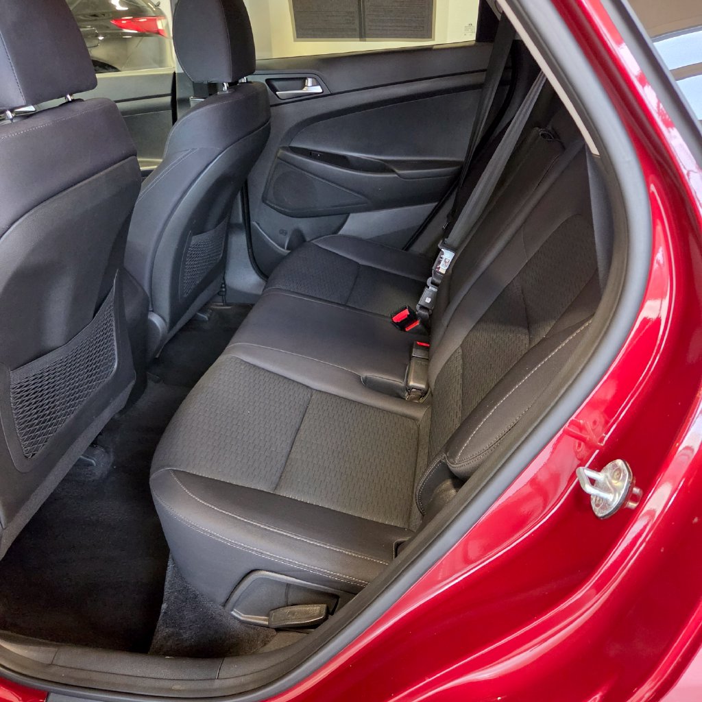 Photo 19 of this Hyundai Tucson
