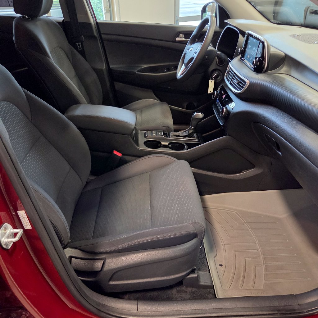 Photo 23 of this Hyundai Tucson