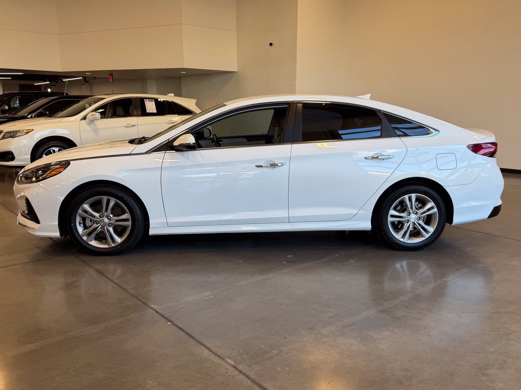 Photo 2 of this Hyundai Sonata