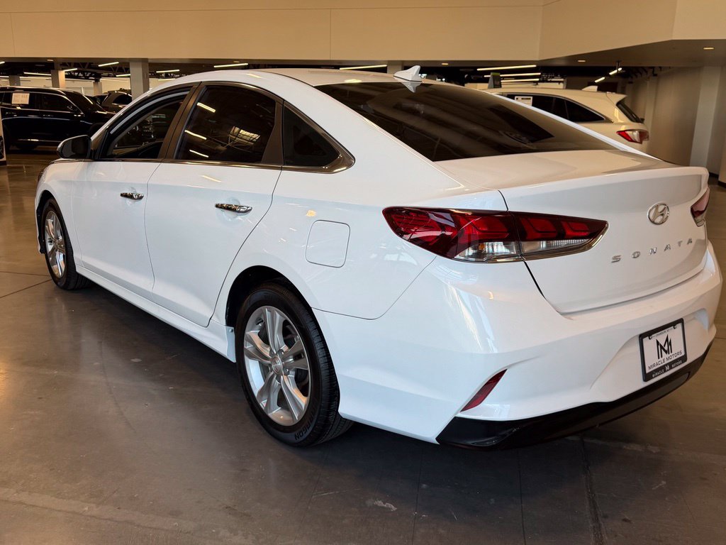 Photo 3 of this Hyundai Sonata