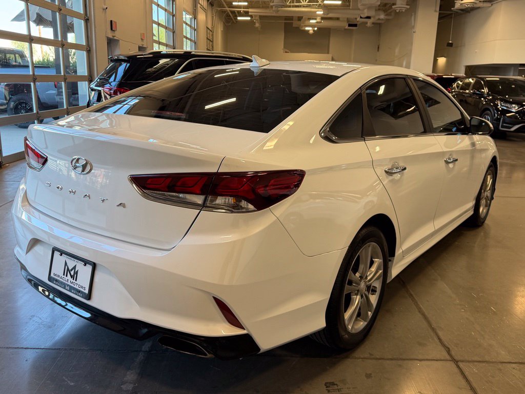 Photo 5 of this Hyundai Sonata