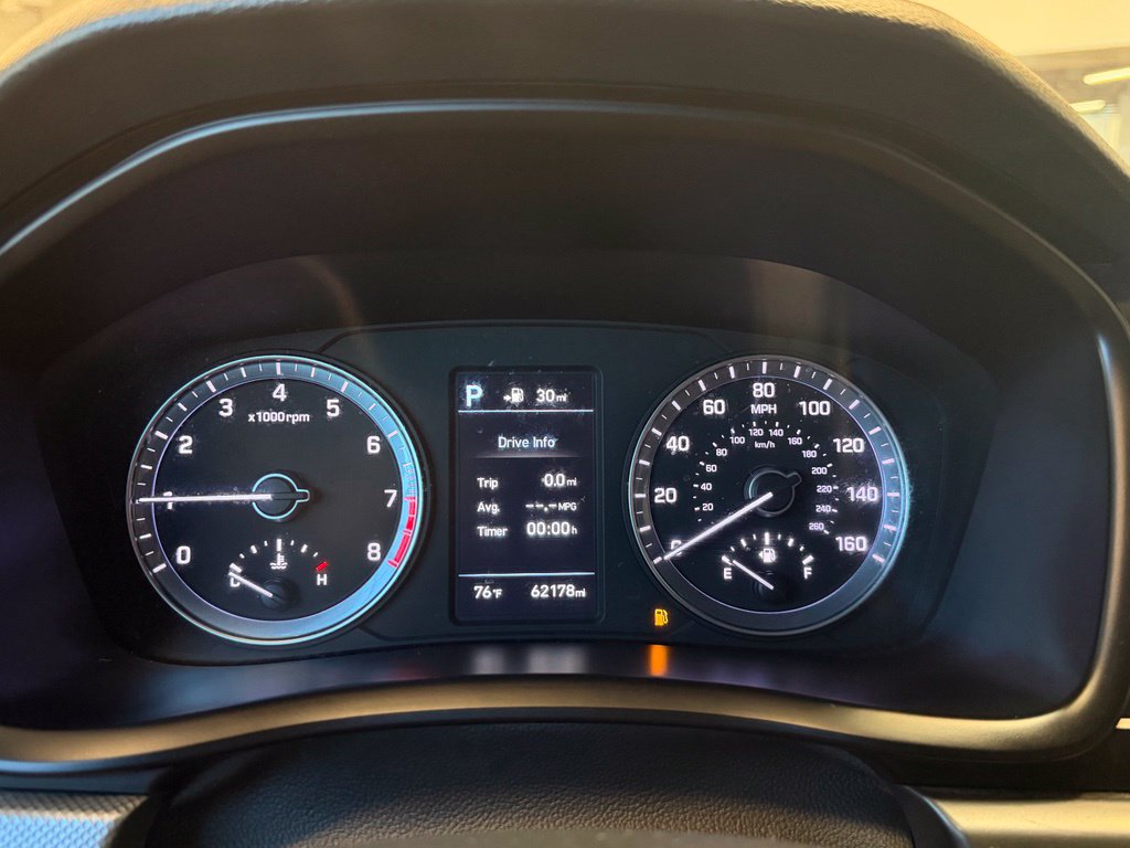 Photo 16 of this Hyundai Sonata