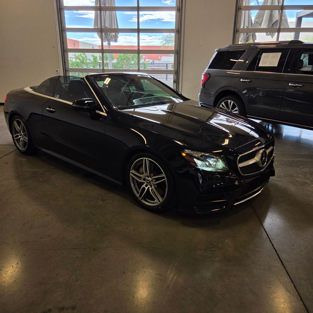Photo 6 of this Mercedes-Benz E 400