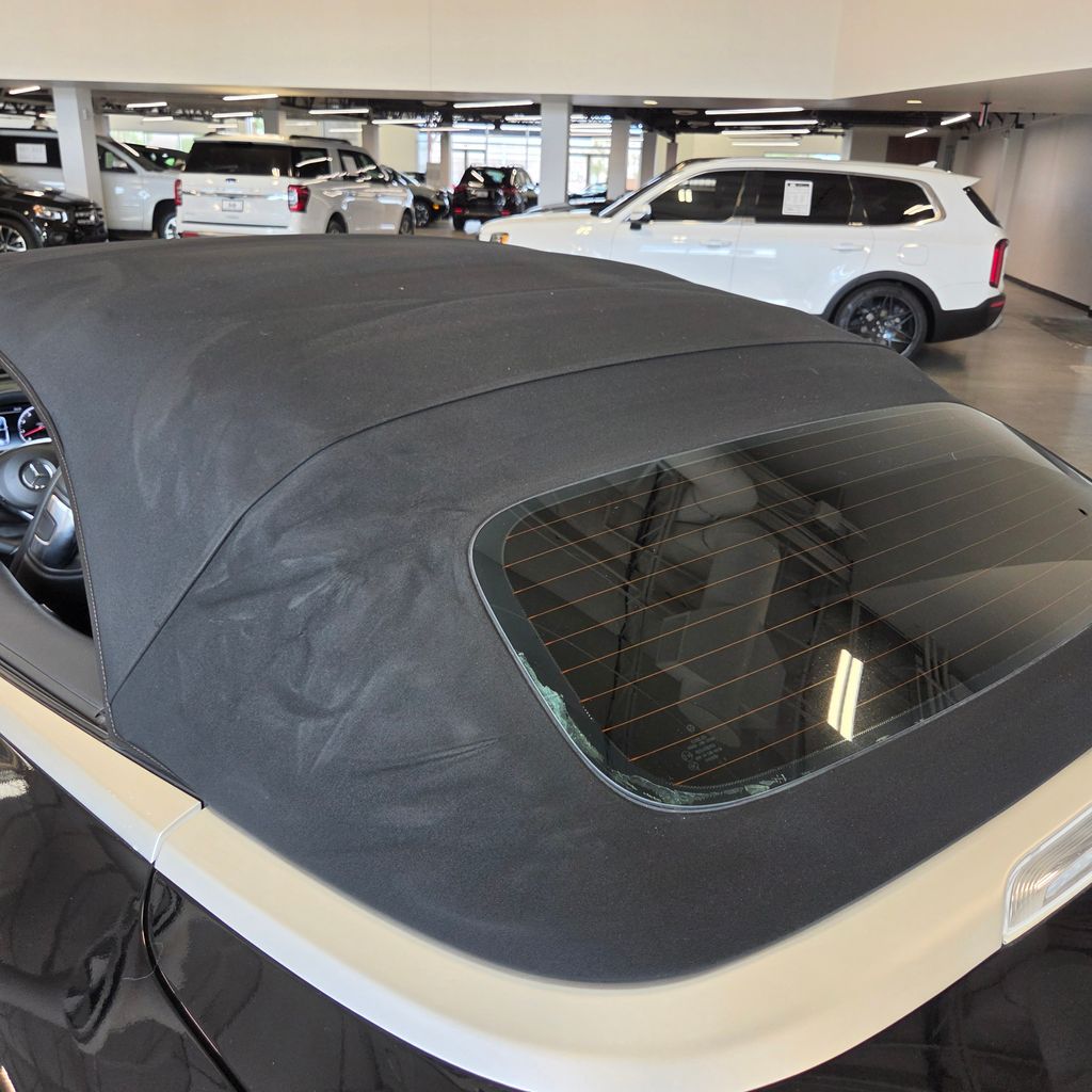 Photo 23 of this Mercedes-Benz E 400
