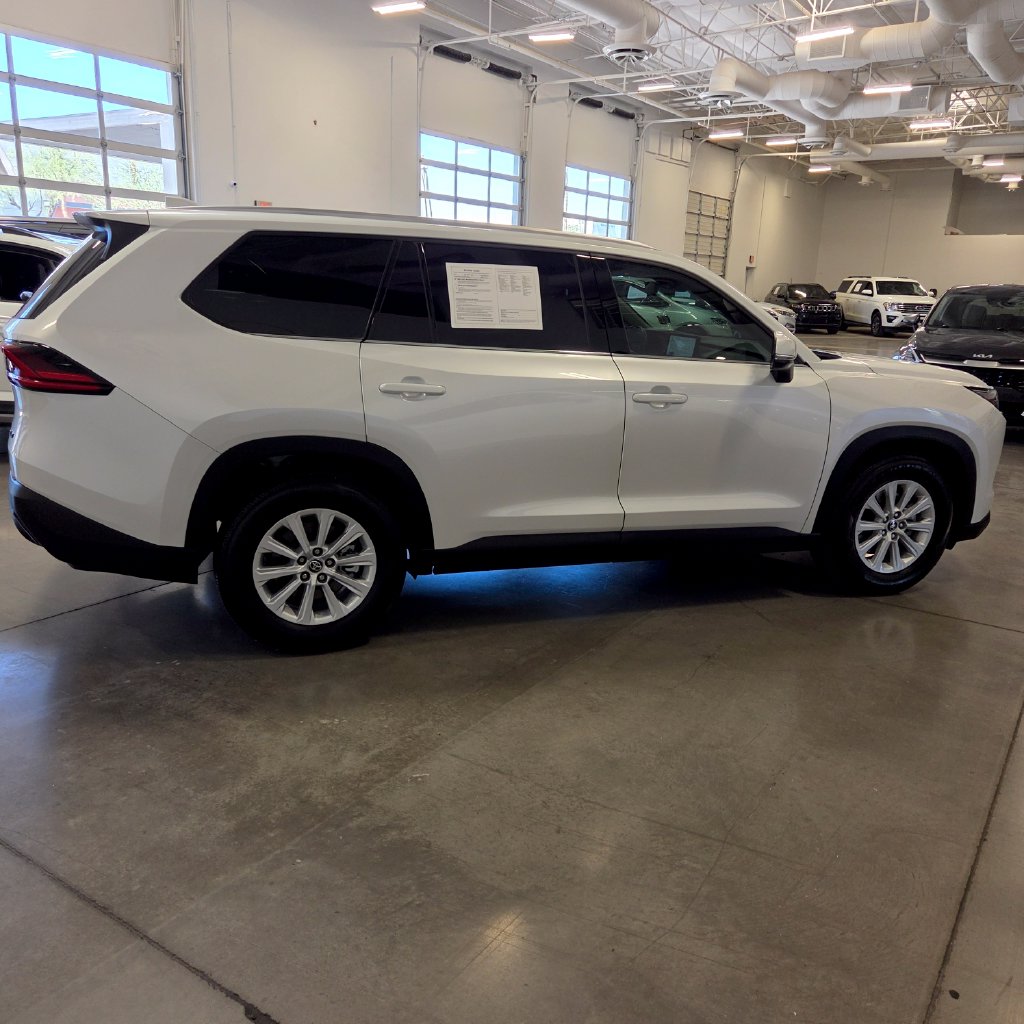 Photo 4 of this Toyota Grand Highlander