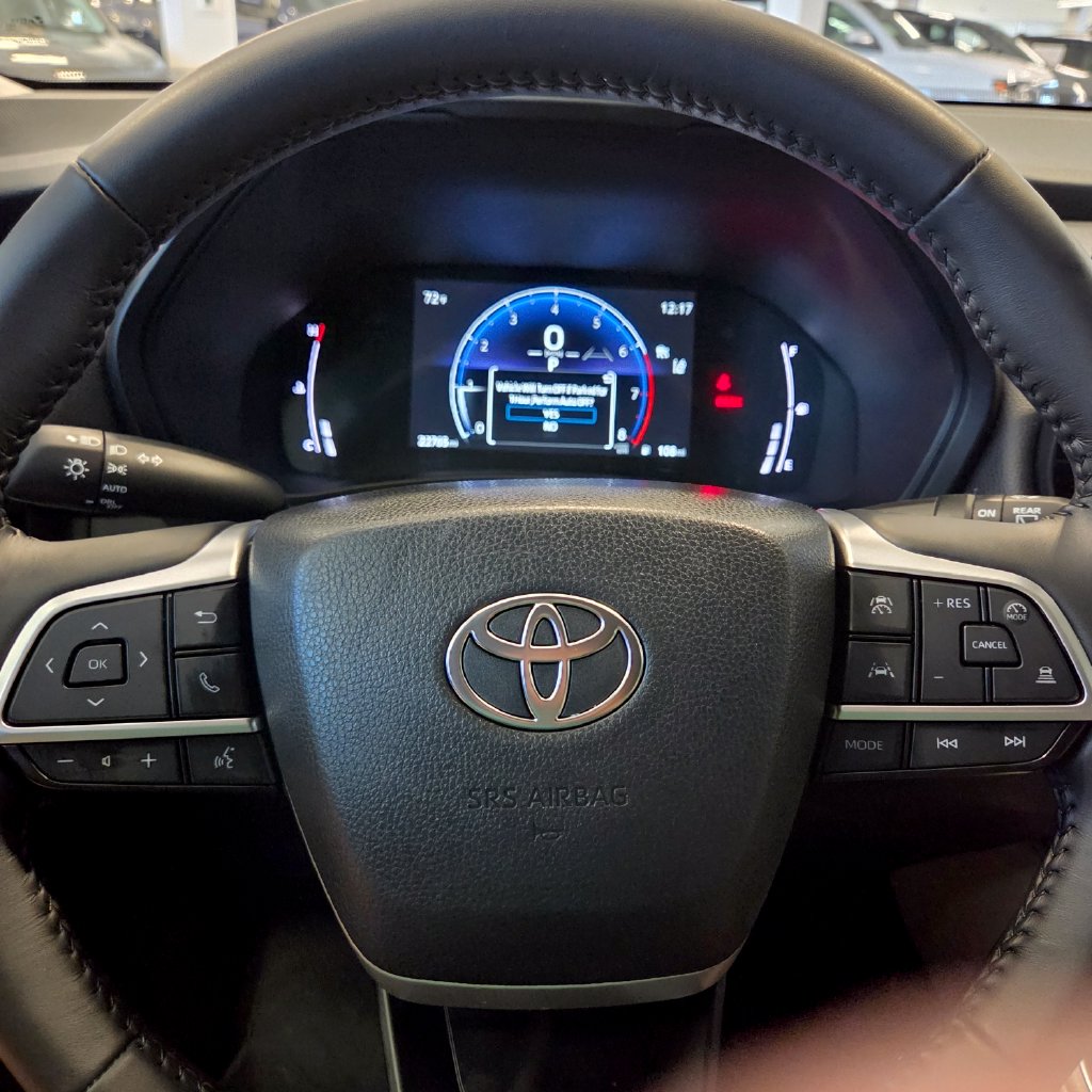 Photo 11 of this Toyota Grand Highlander