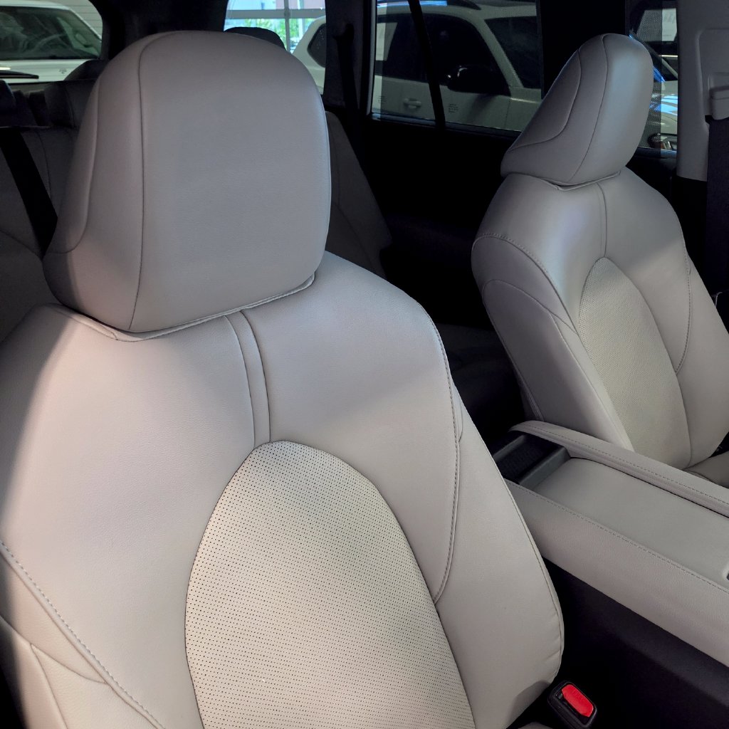 Photo 23 of this Toyota Grand Highlander