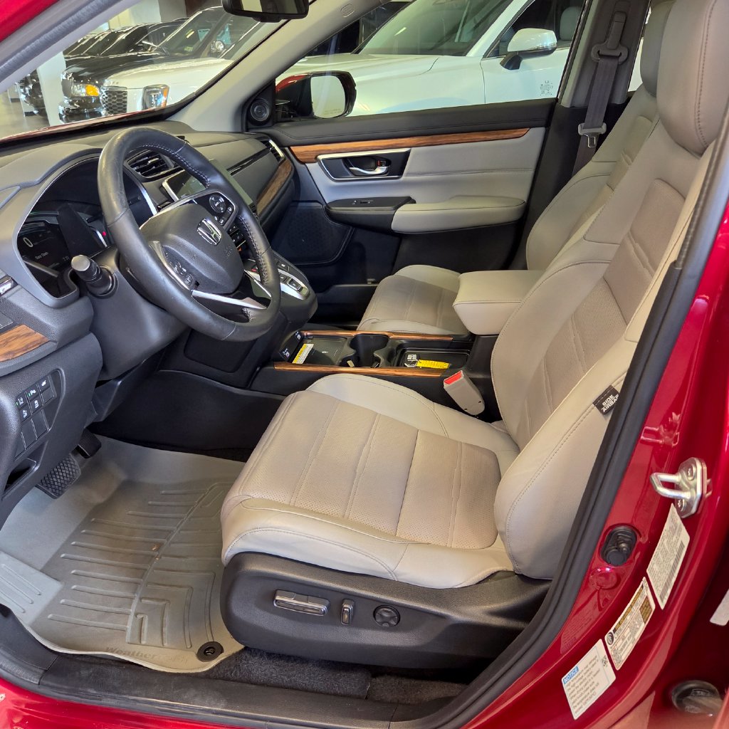 Photo 18 of this Honda CR-V Hybrid