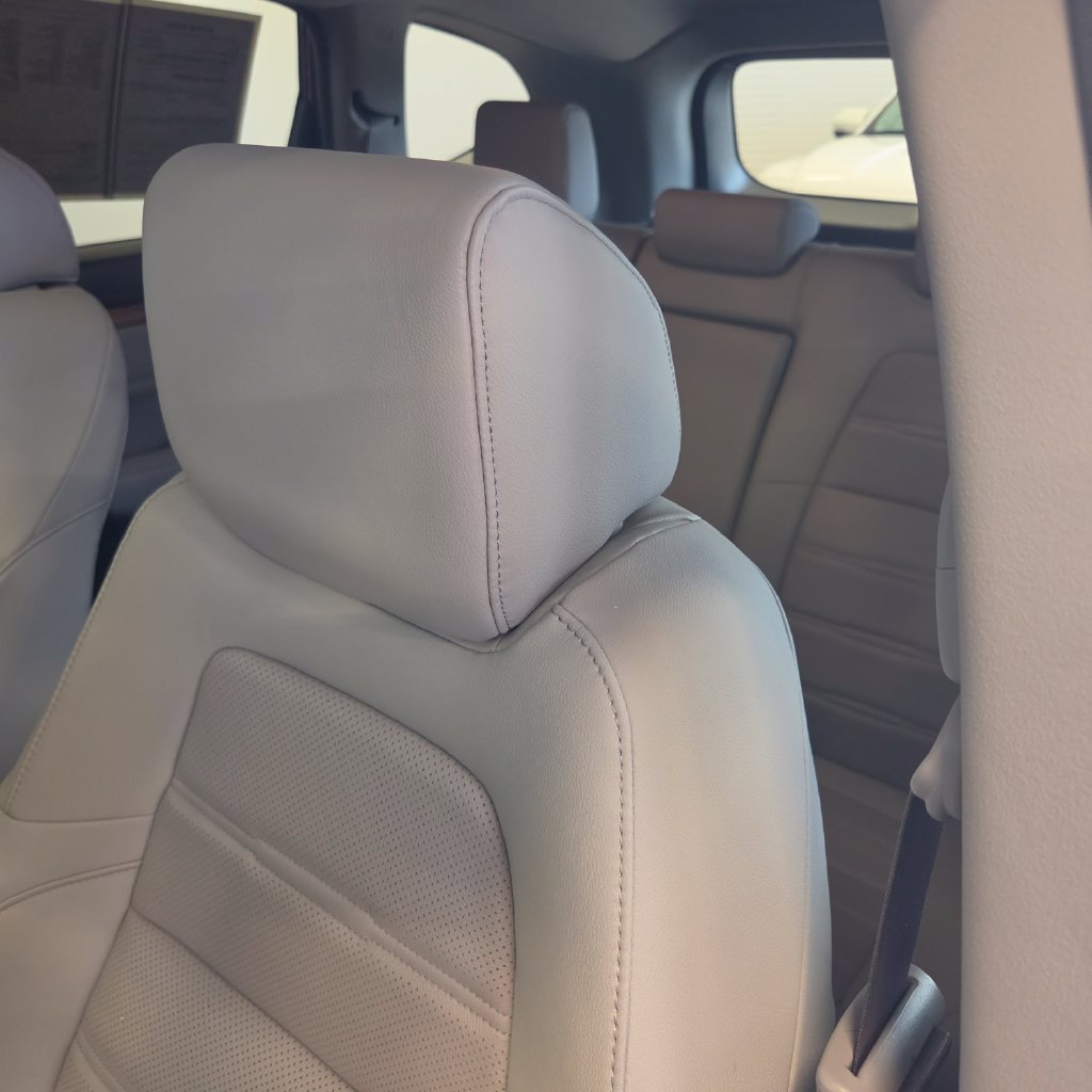Photo 19 of this Honda CR-V Hybrid