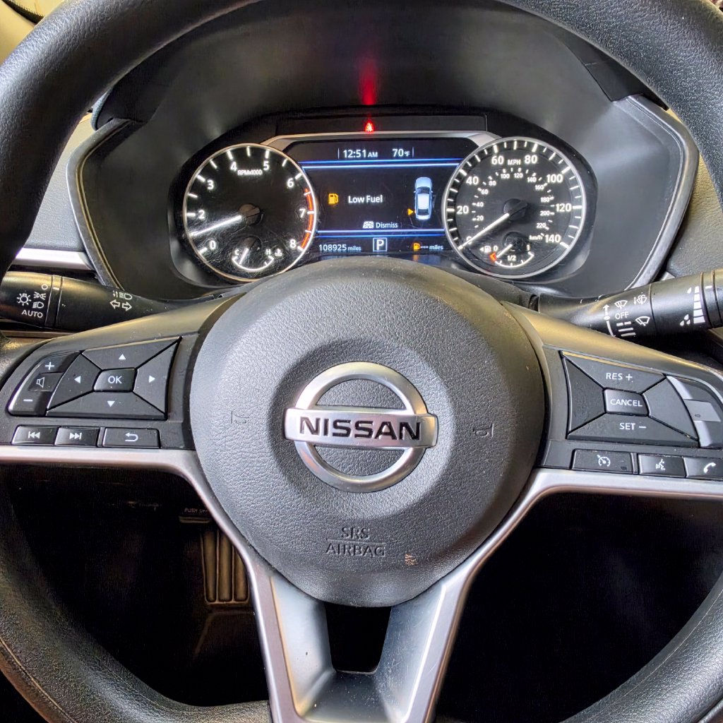 Photo 11 of this Nissan Altima