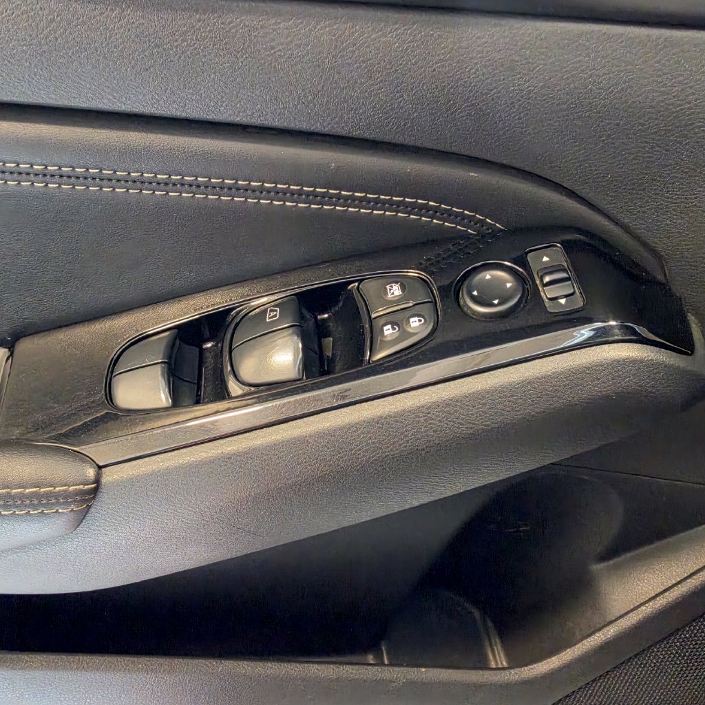 Photo 15 of this Nissan Altima