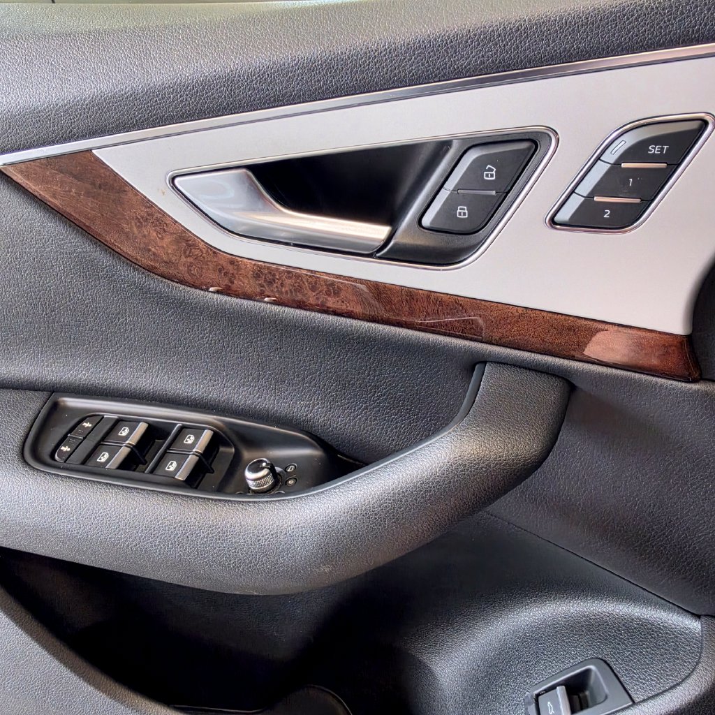 Photo 18 of this Audi Q7