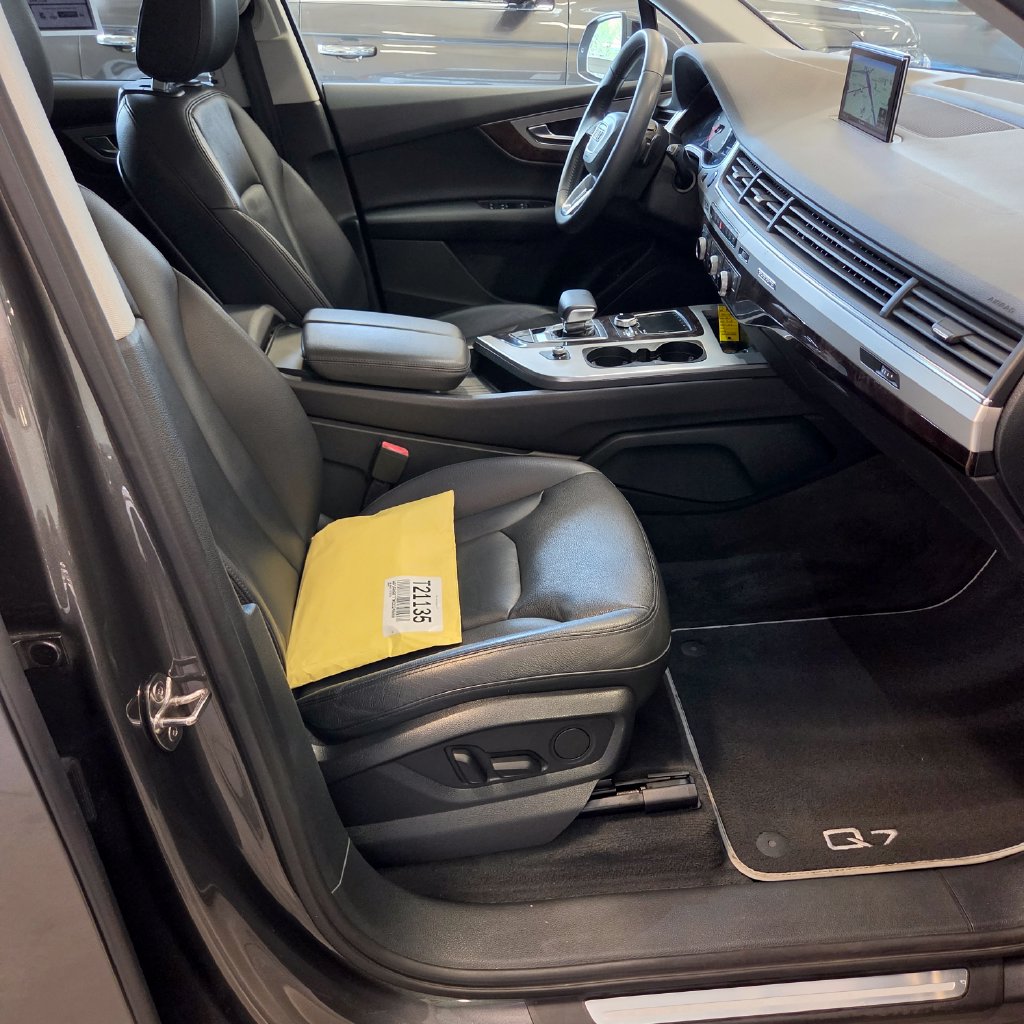 Photo 24 of this Audi Q7