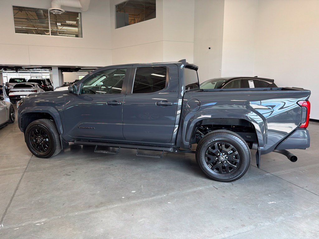 Photo 2 of this Toyota Tacoma 4WD