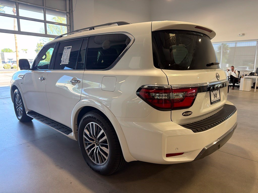 Photo 7 of this Nissan Armada