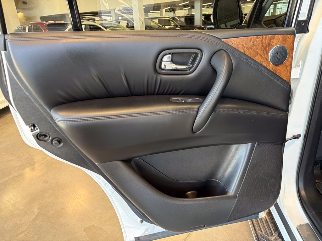 Photo 14 of this Nissan Armada