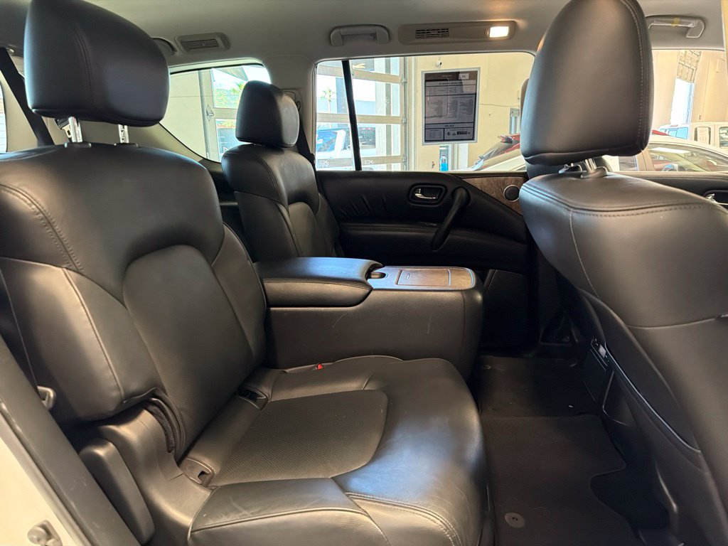 Photo 18 of this Nissan Armada